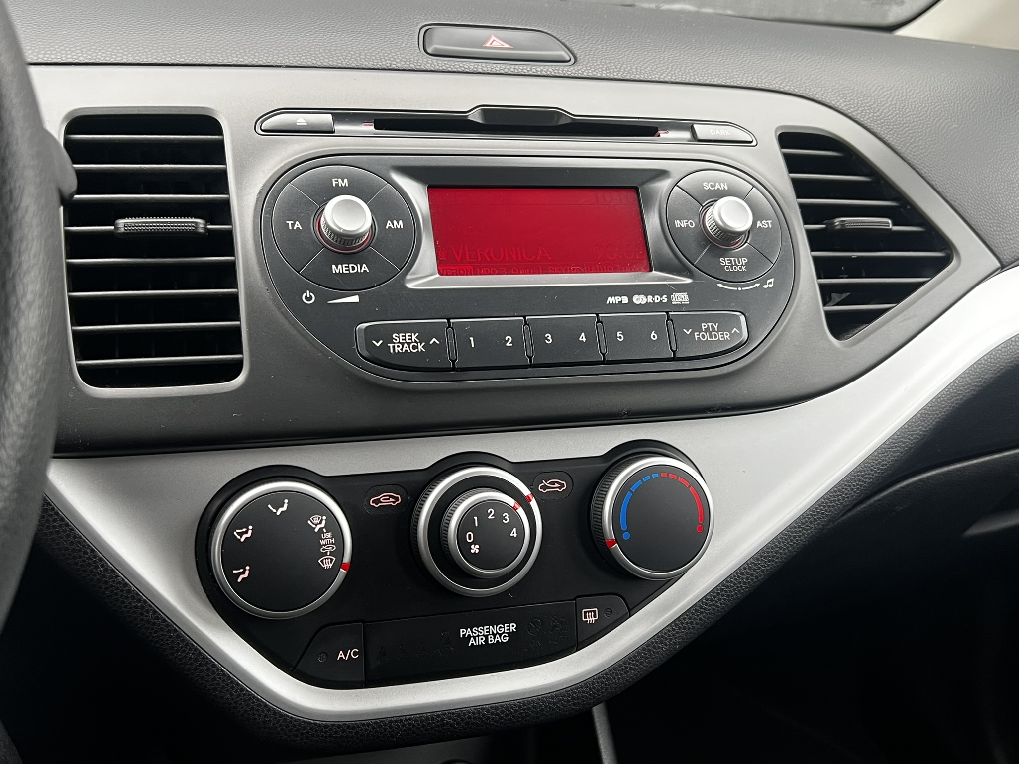 
								Kia Picanto 1.0 CVVT 69pk 5-drs Comfort Pack full									