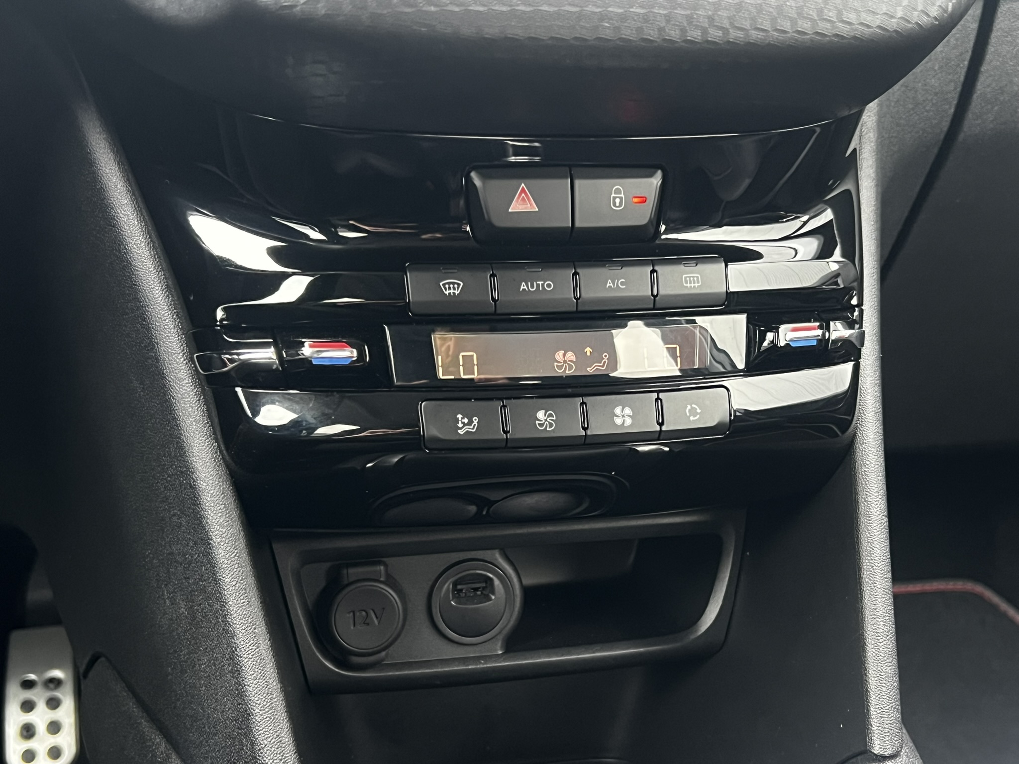
								Peugeot 208 1.2 PureTech 5-drs GT-Line full									