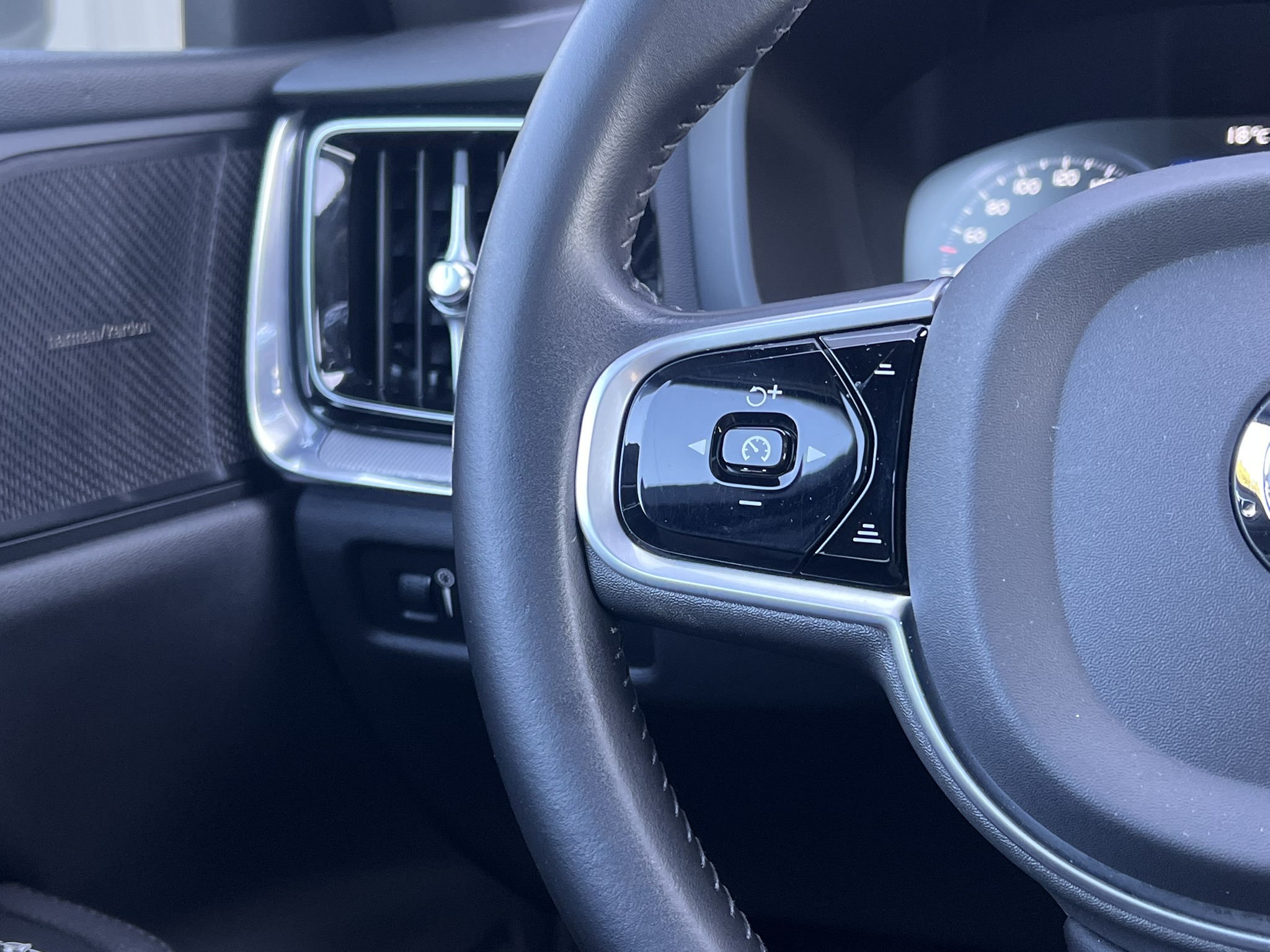 
								Volvo V60 2.0 T4 190pk Automaat Inscription | Polestar Engineered full									