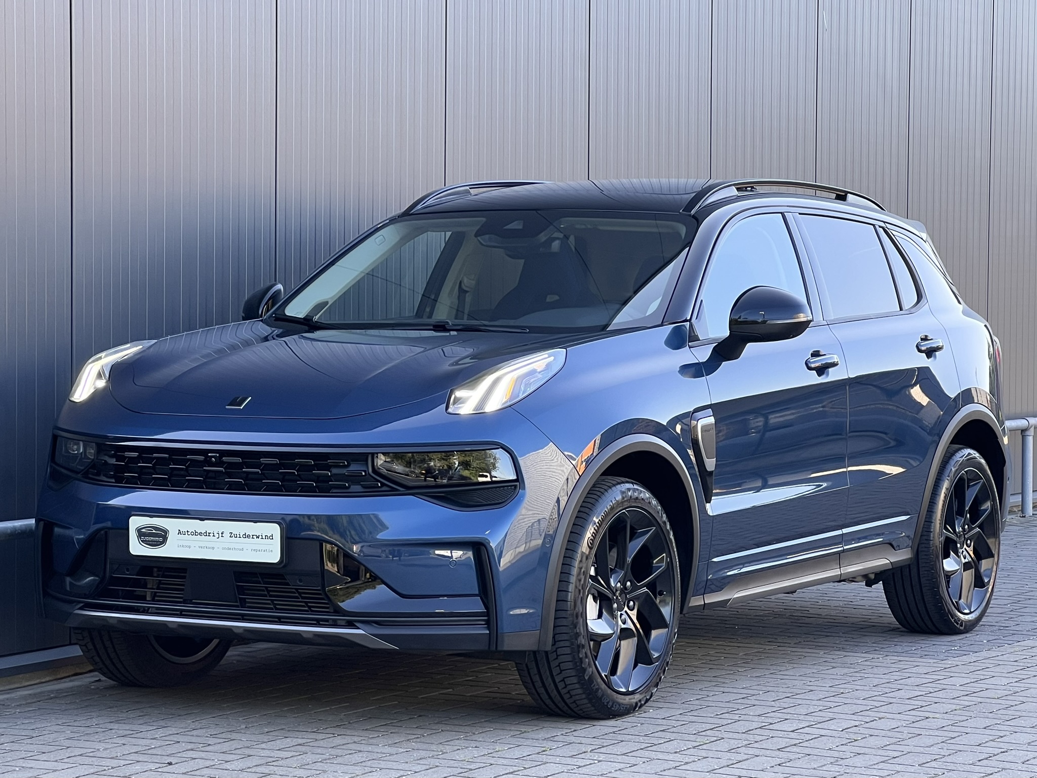 
								Lynk & Co 01 1.5 261pk Plug-in Hybrid I Black Style   full									