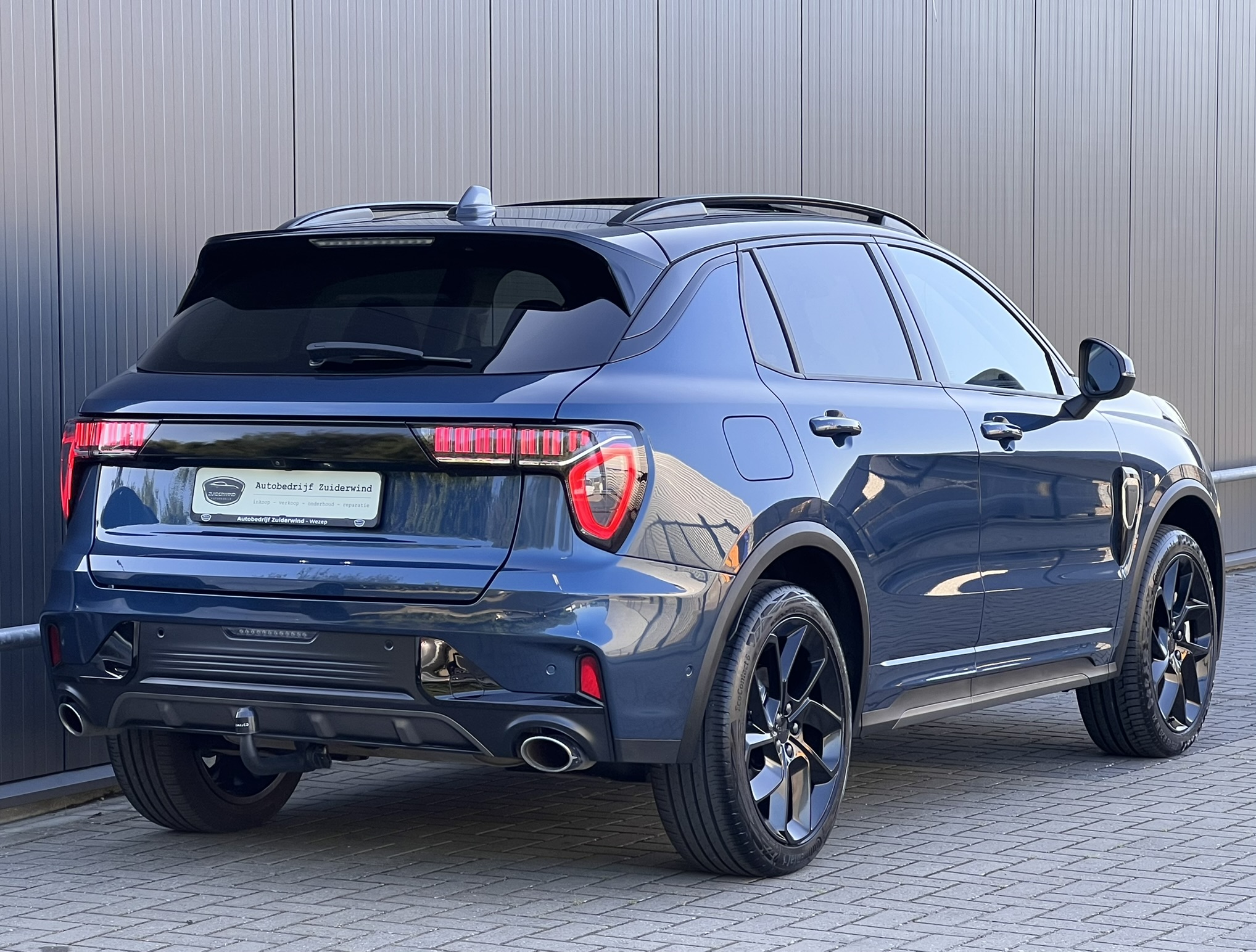 
								Lynk & Co 01 1.5 261pk Plug-in Hybrid I Black Style   full									