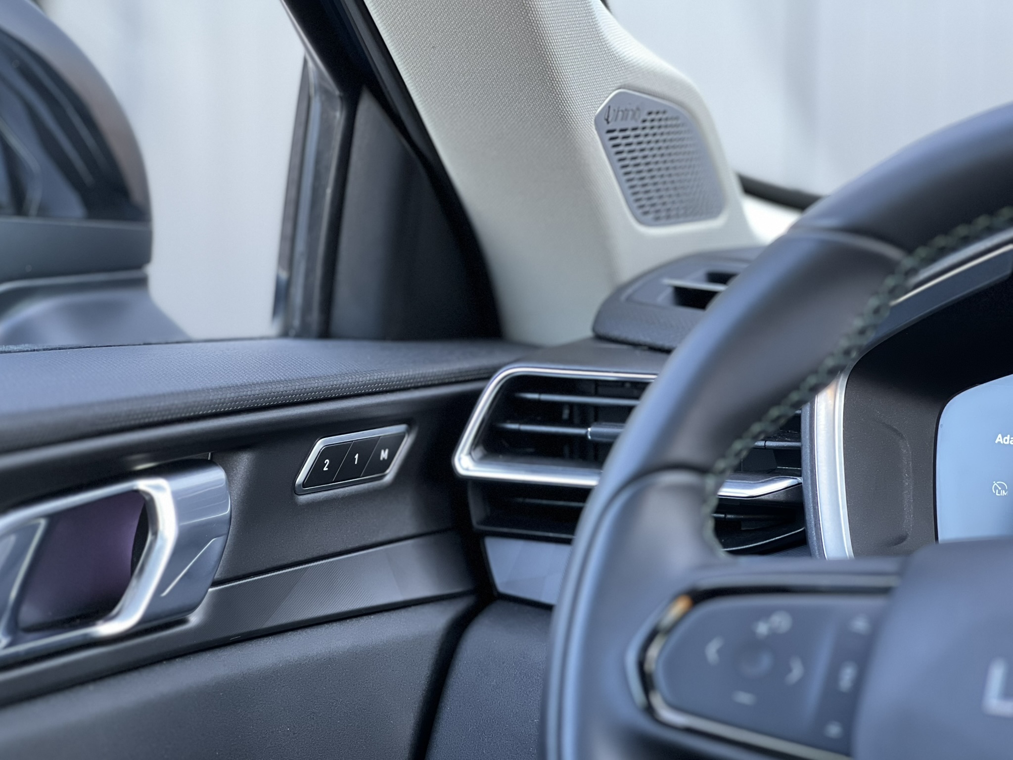 
								Lynk & Co 01 1.5 261pk Plug-in Hybrid I Black Style   full									