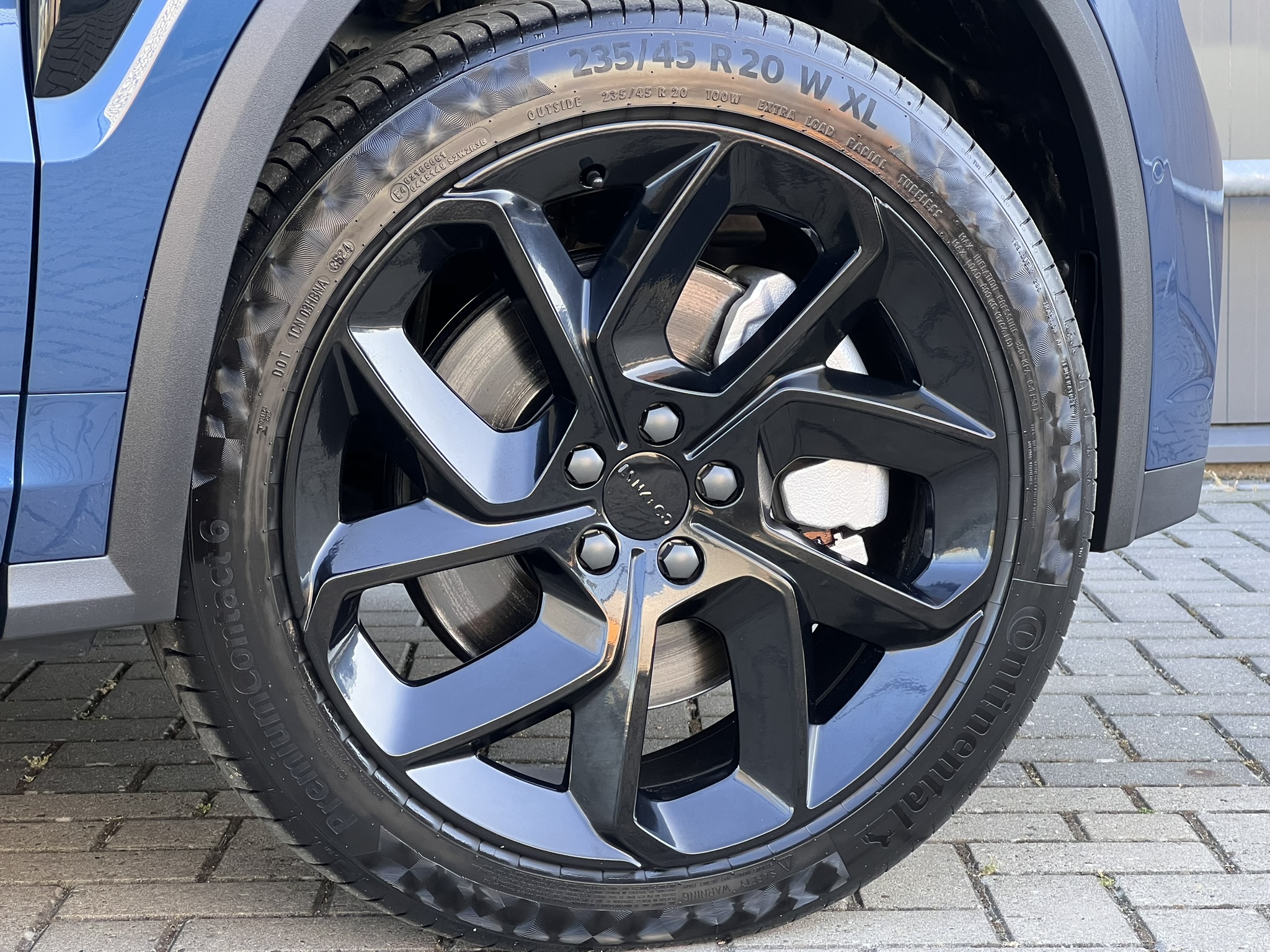 
								Lynk & Co 01 1.5 261pk Plug-in Hybrid I Black Style   full									