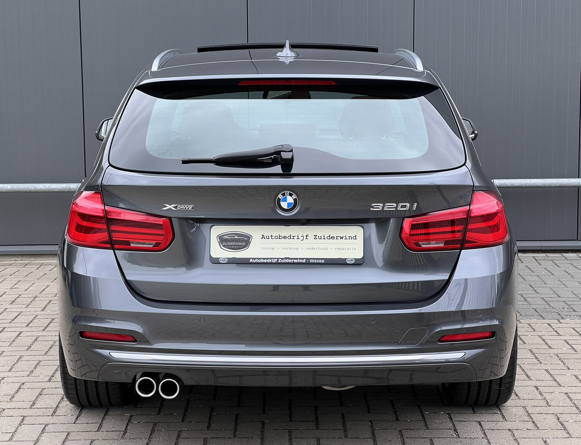
								BMW 320i 184pk xDrive Touring Luxury Edition full									