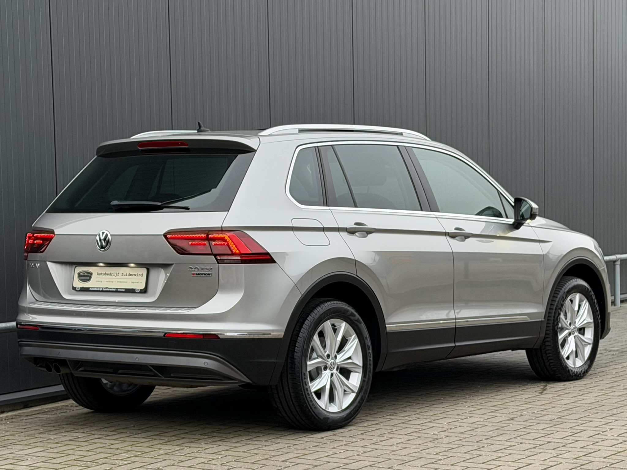 
								Volkswagen Tiguan 2.0 TSi 180pk Automaat 4Motion Highline full									