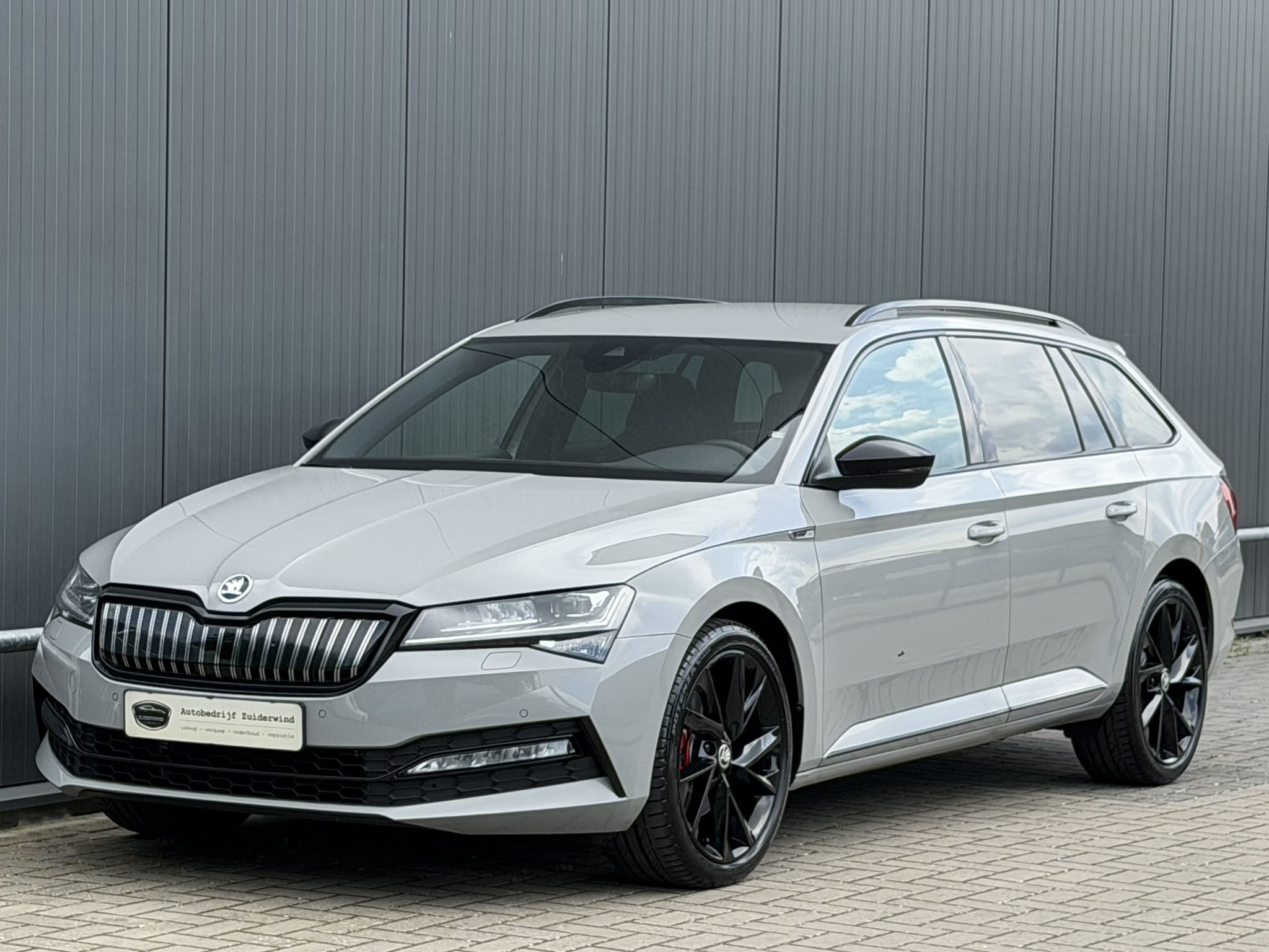 
								Skoda Superb Combi 1.4 TSi 218pk iV Sportline full									