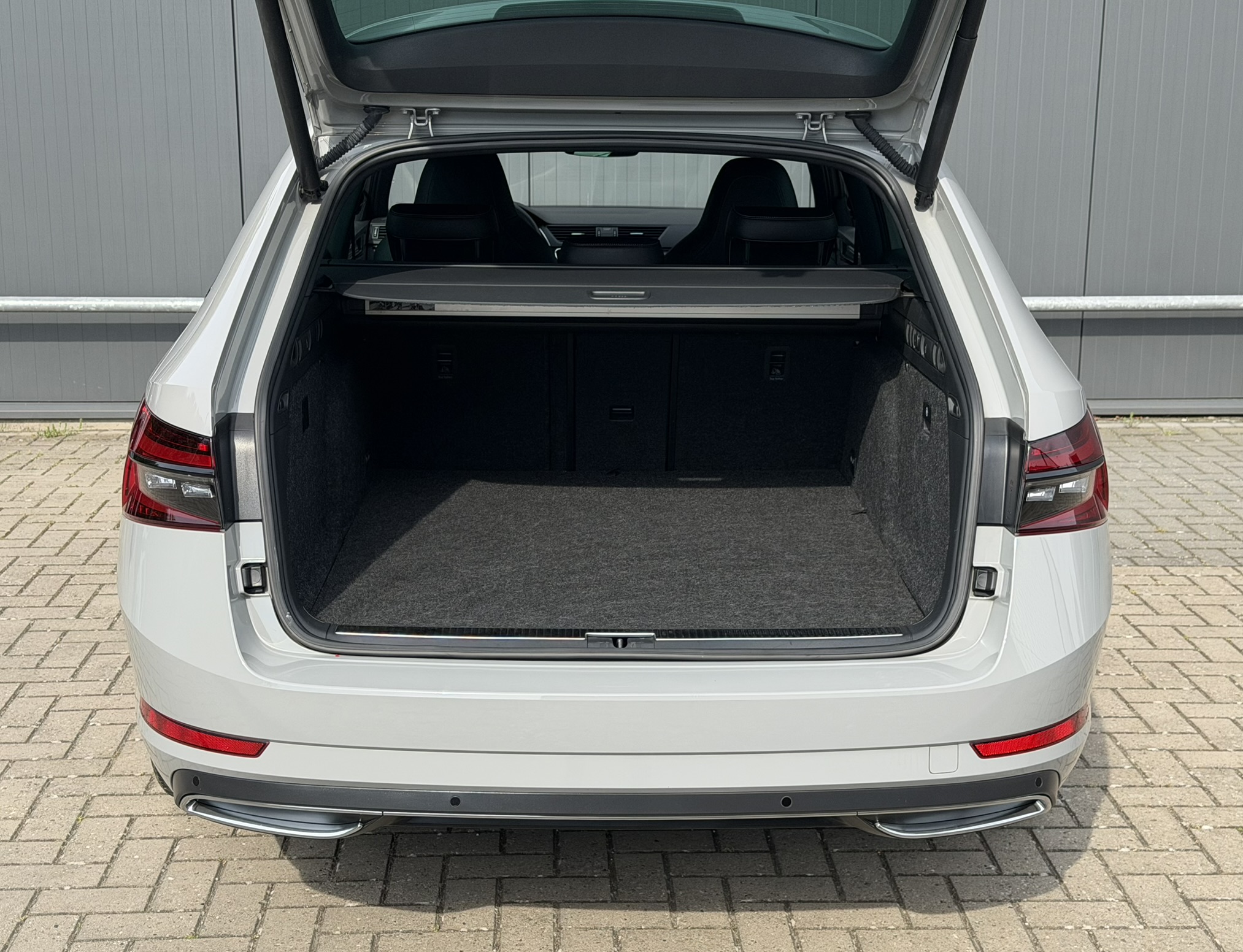 
								Skoda Superb Combi 1.4 TSi 218pk iV Sportline full									