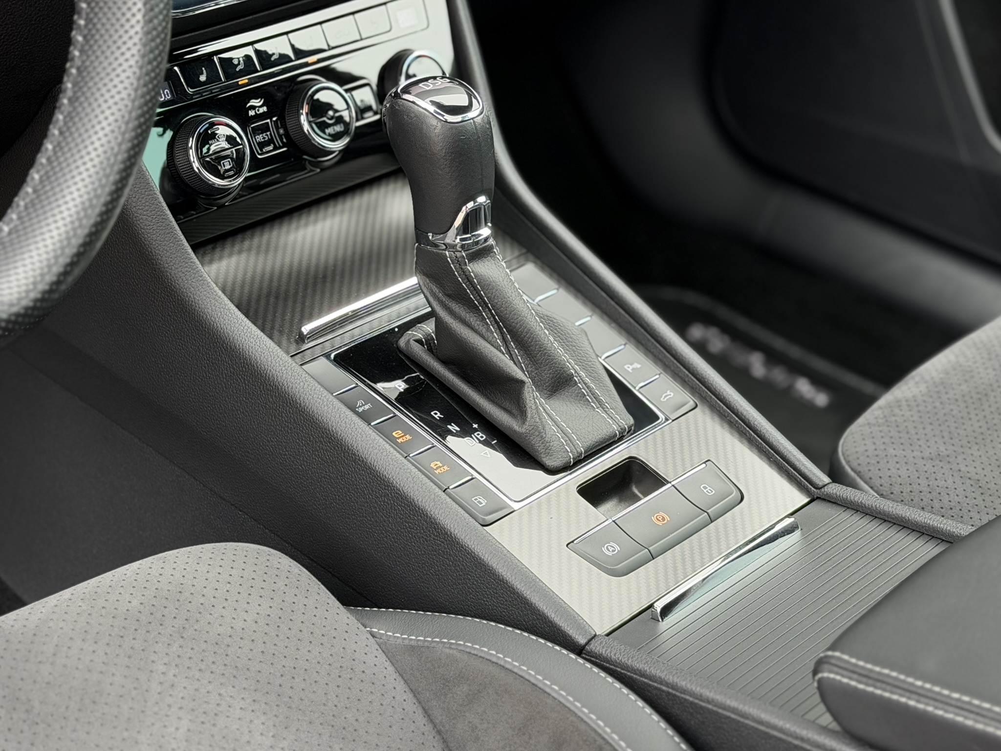 
								Skoda Superb Combi 1.4 TSi 218pk iV Sportline full									
