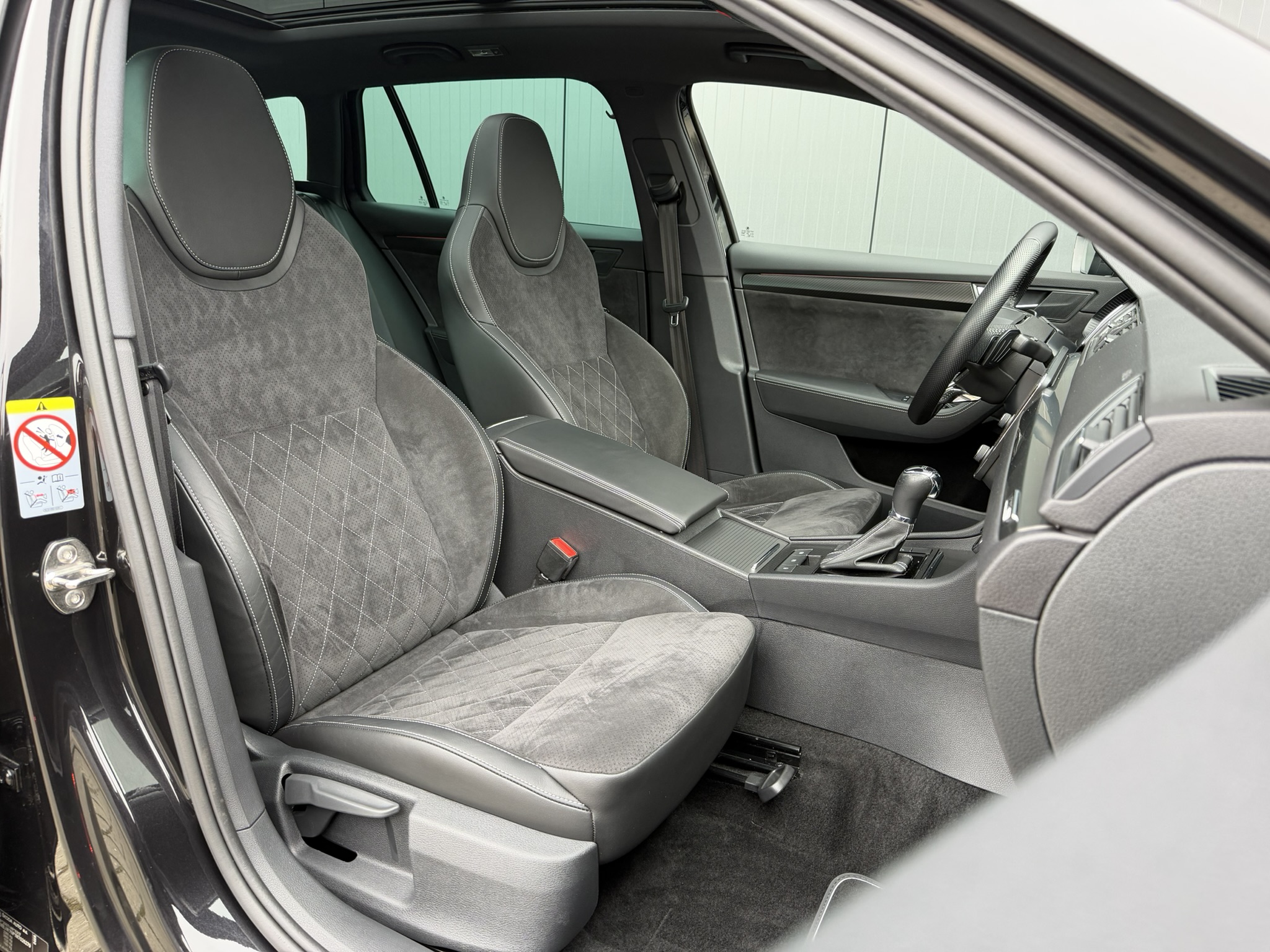 
								Skoda Superb Combi 1.4 TSi 218pk iV Sportline full									