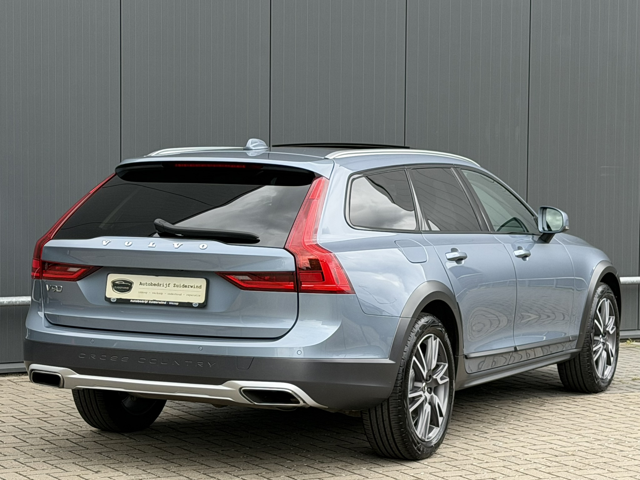 
								Volvo V90 Cross Country 2.0 T5 250pk Automaat AWD Pro full									