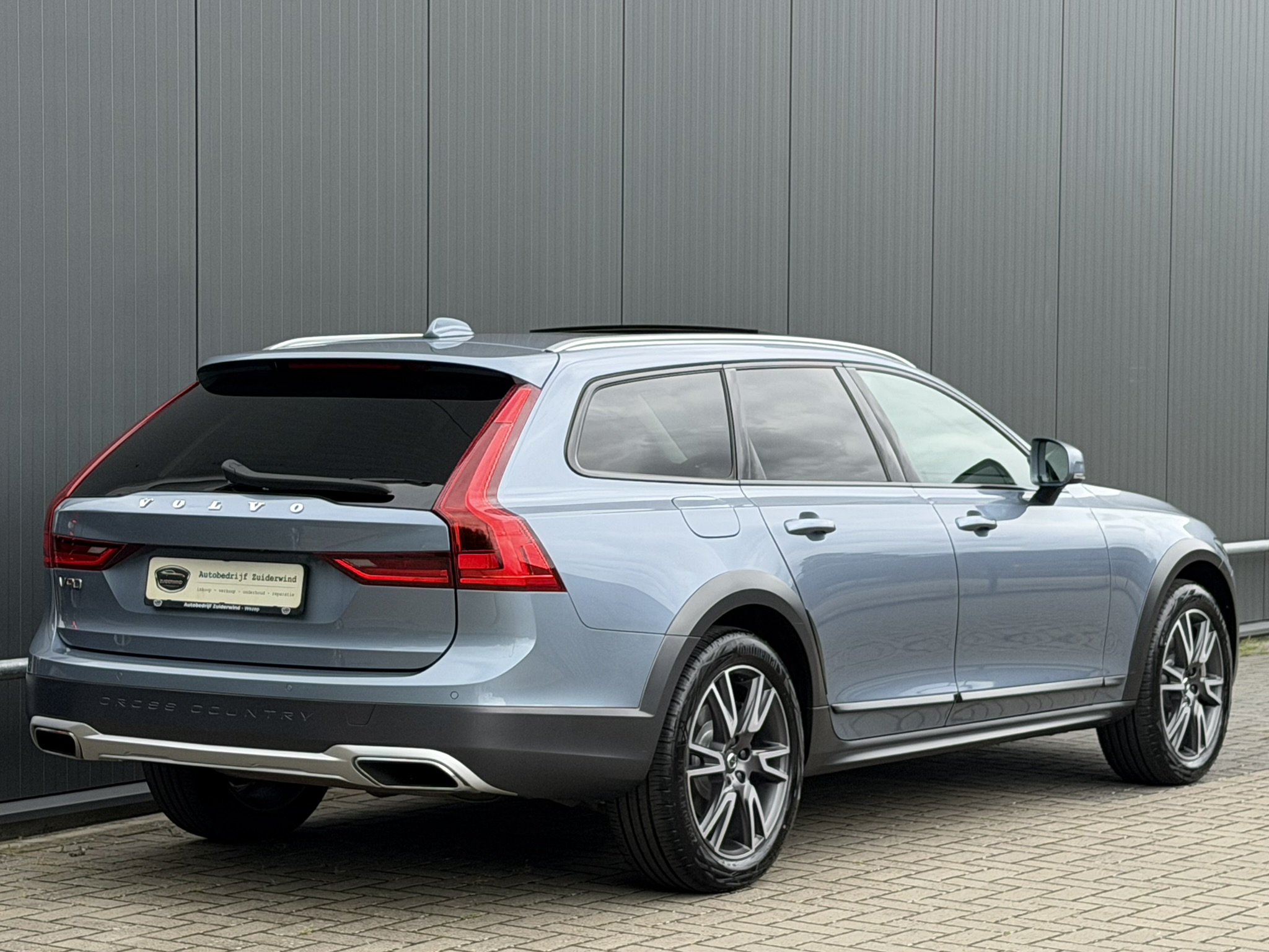 
								Volvo V90 Cross Country 2.0 T5 250pk Automaat AWD Pro full									