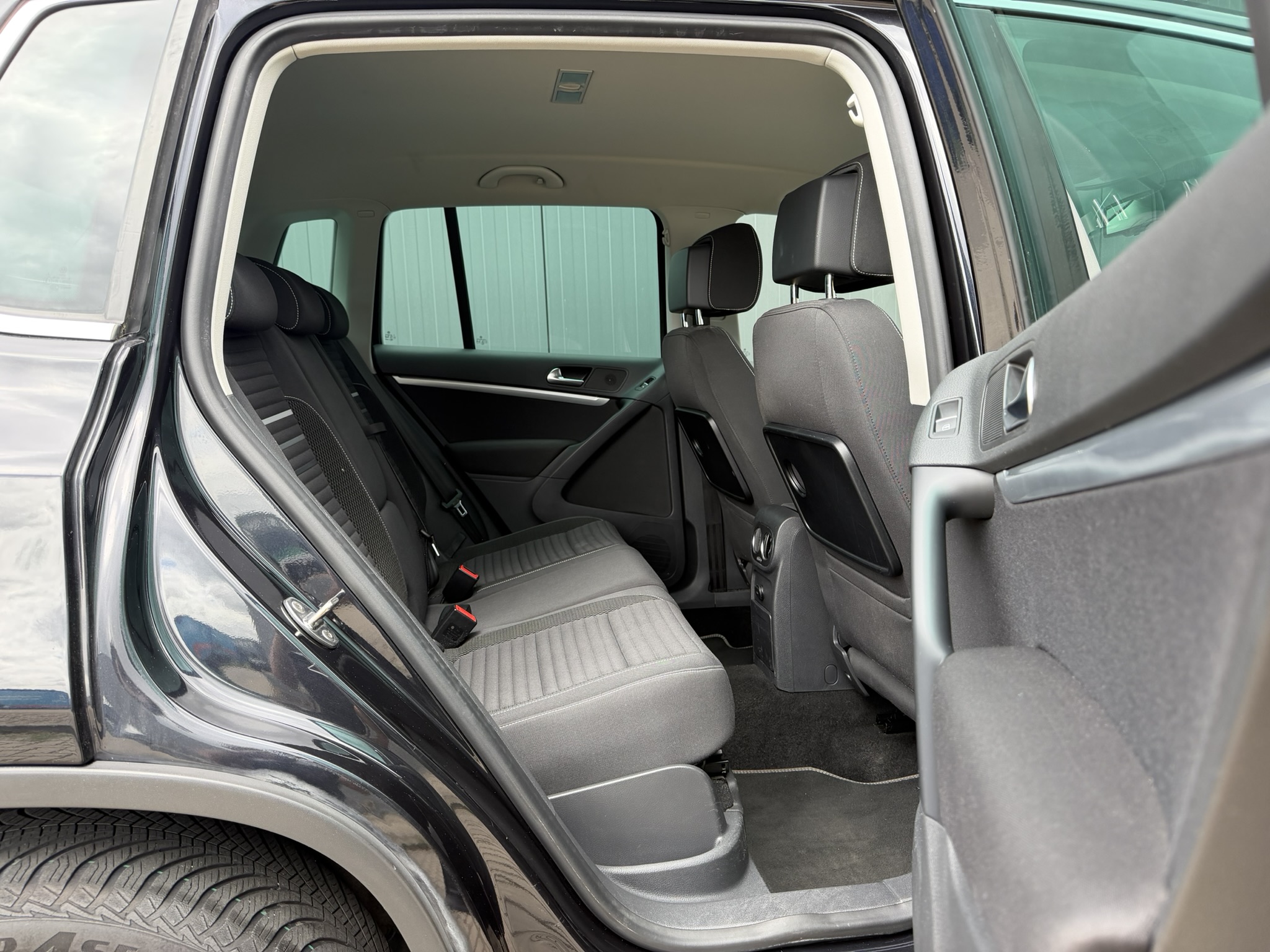 
								Volkswagen Tiguan 1.4 TSi 122pk 6-bak Sport & Style full									